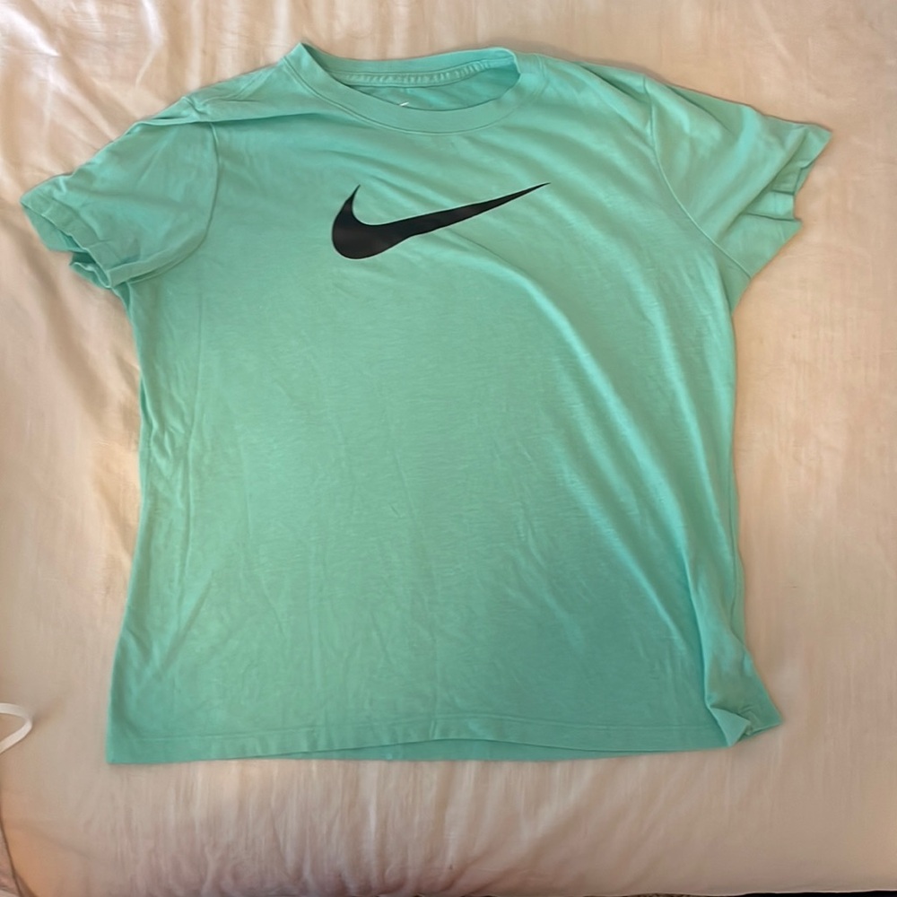 Nike Dri-Fit top. Size LARGE.